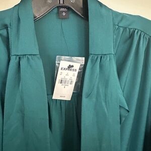 Express Green Blouse with Puff Sleeves and Mandarin Collar